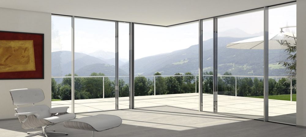 vetrata scorrevole con vista montagna
