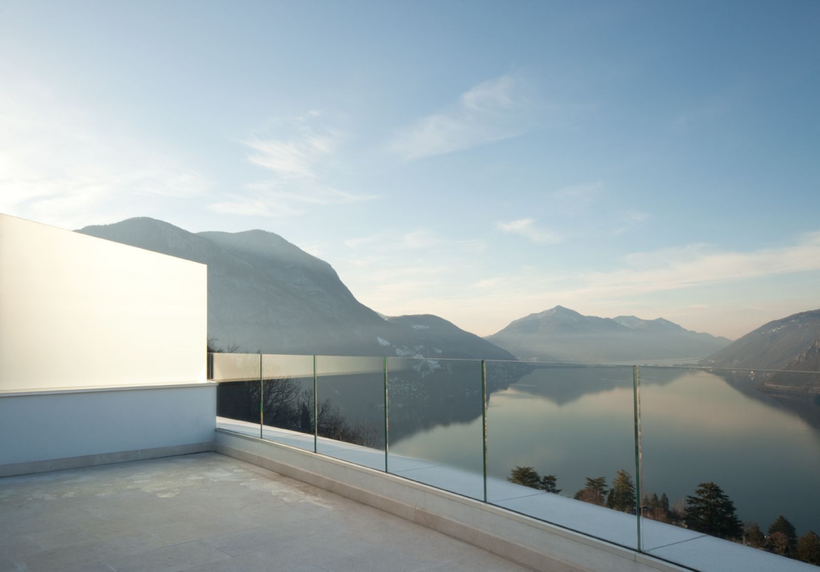 parapetti vista lago