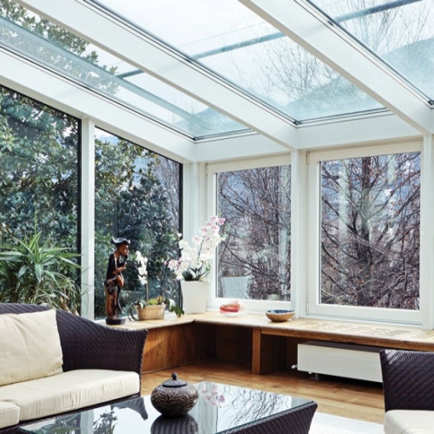 veranda con salotto nel verde