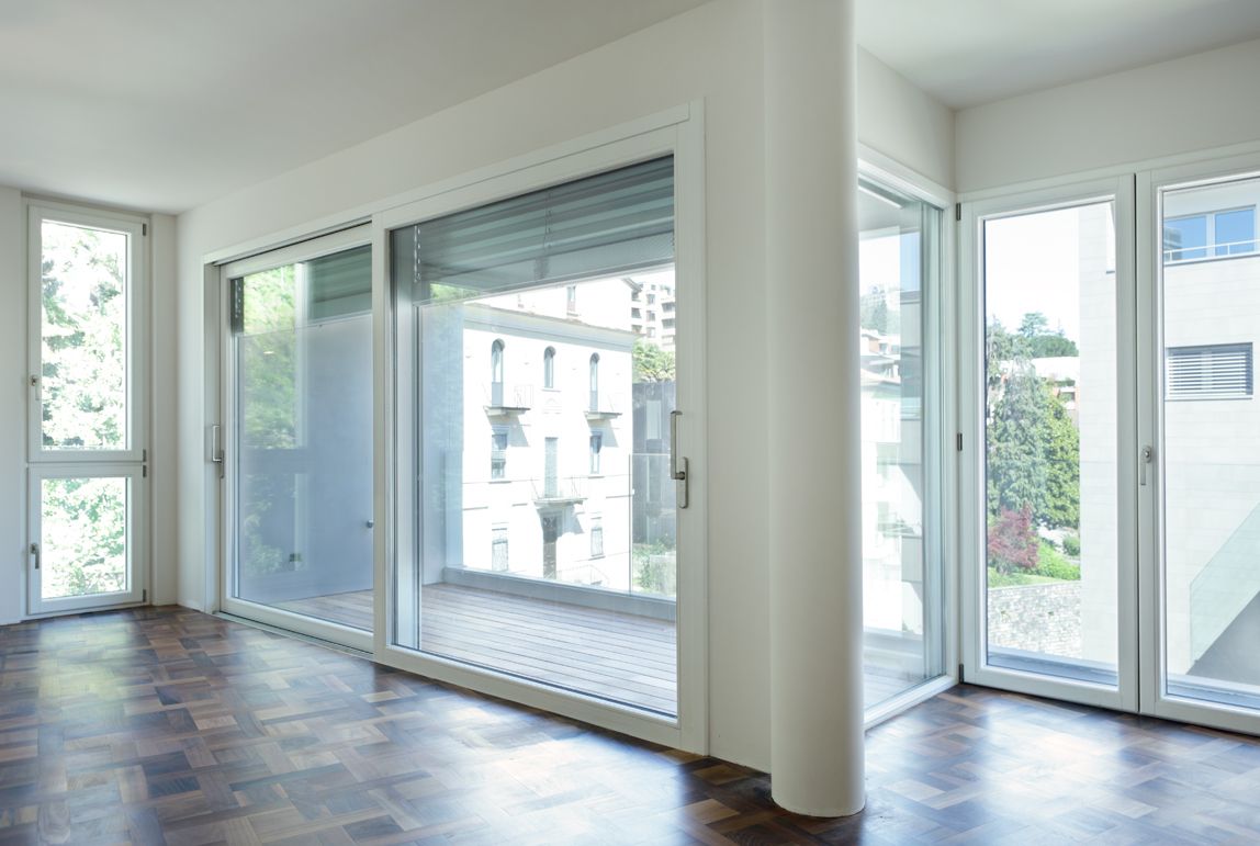 casa interno con serramento legno