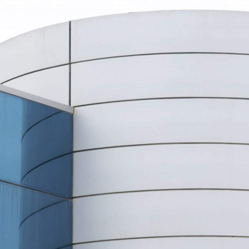 architettura moderna con facciata continua