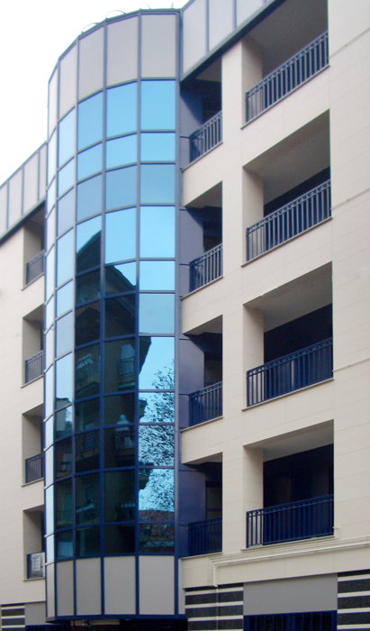 Round curtain wall.