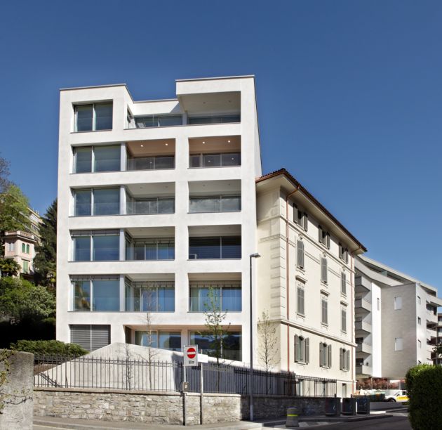 edificio con vetrate